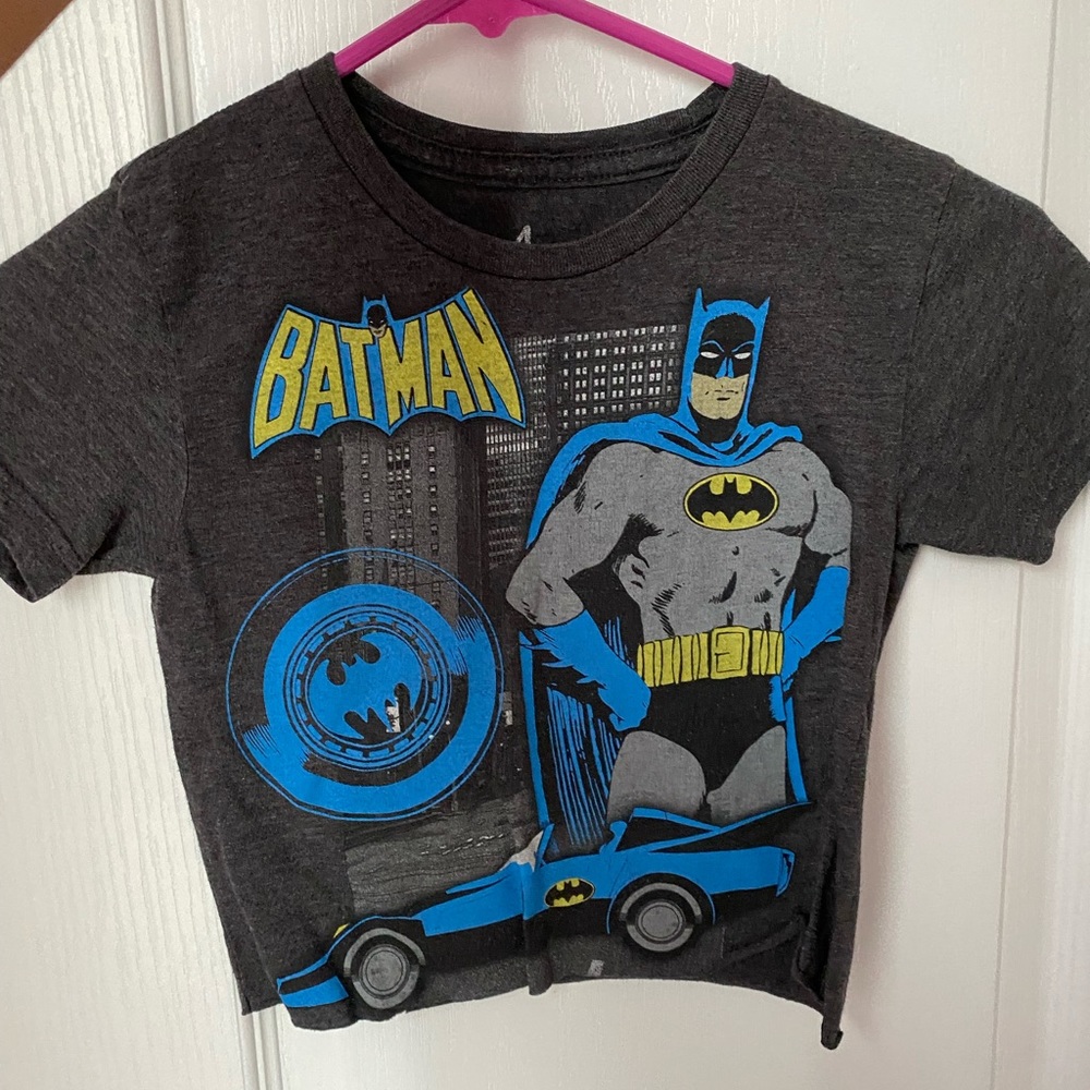 super cute batman baby tee! fits so flattering.